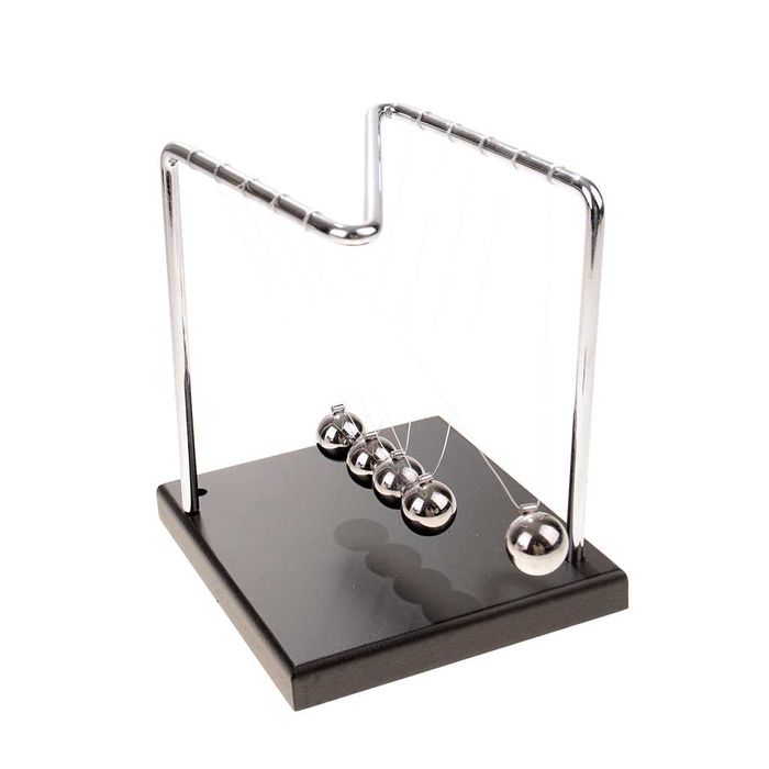 Люлката на Нютон - метал и дърво