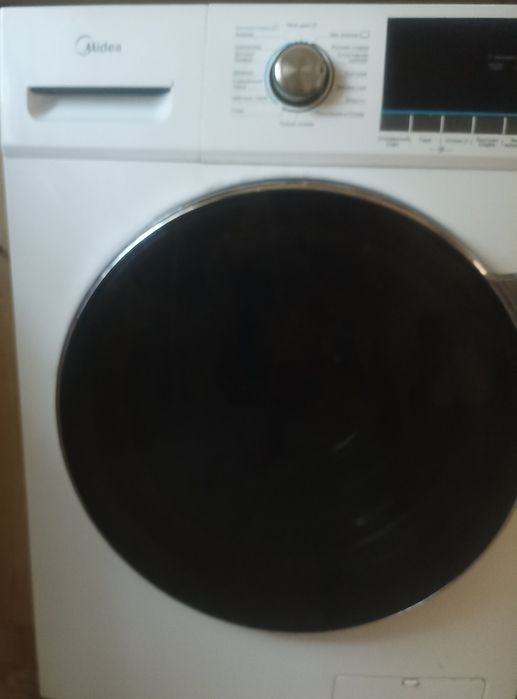 Продам стиральную машину Midea