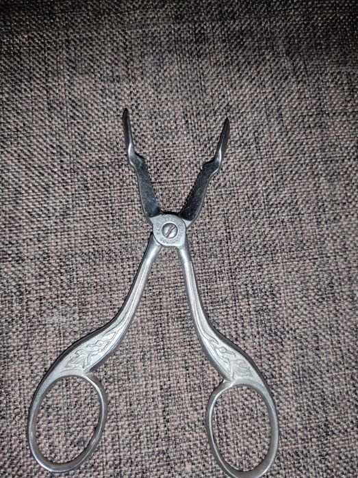 Старинные щипцы для сахара