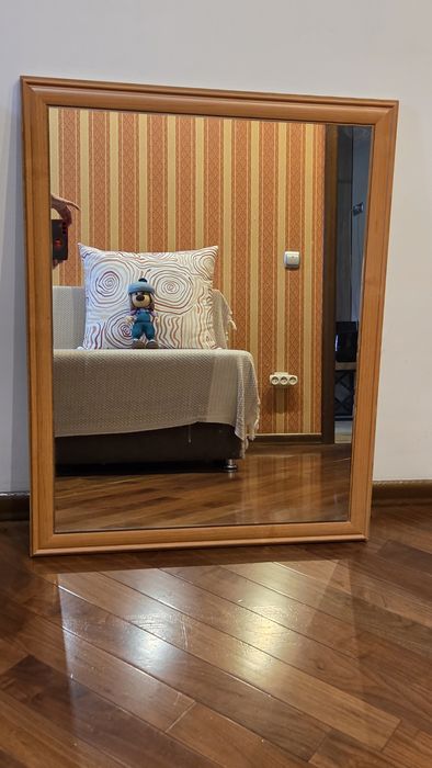 Продам зеркало в раме