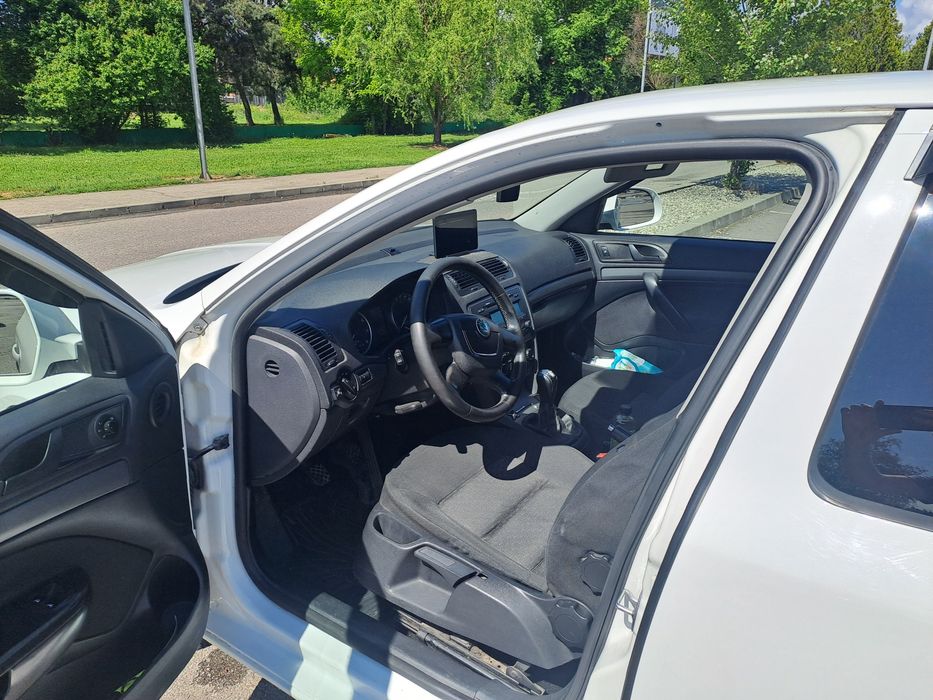 *SKODA Octavia Facelift An 2011 GPL*