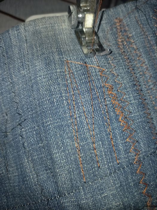 Mașină de cusut din metal