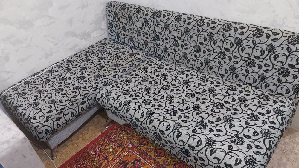 Продам диван для сторожки или дачи