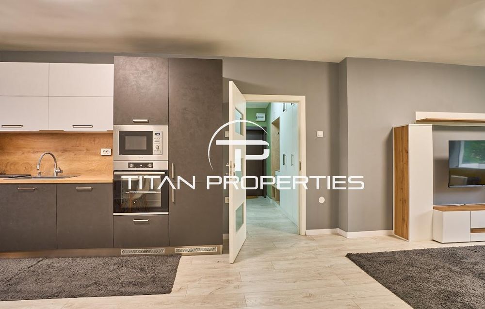 Дава се под наем Четиристаен апартамент в Пловдив, Център - 102 кв.м за 650 € - Снимка #3