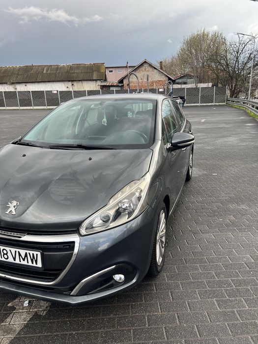 Peugeot 208 benzina +GPL an fabricatie 28  dec  2017