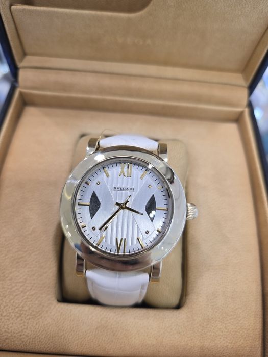 Продам золотые часы Булгари, очень красивая модель