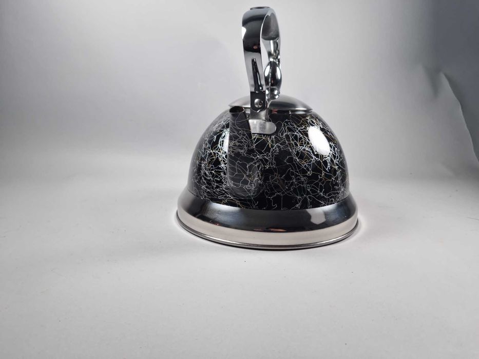 Емайлиран чайник