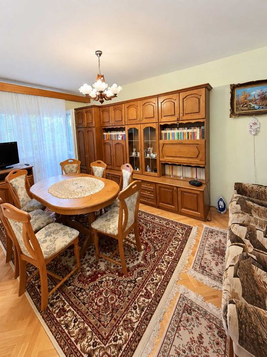 Inchiriez apartament 3 camere, zona Valea Aurie