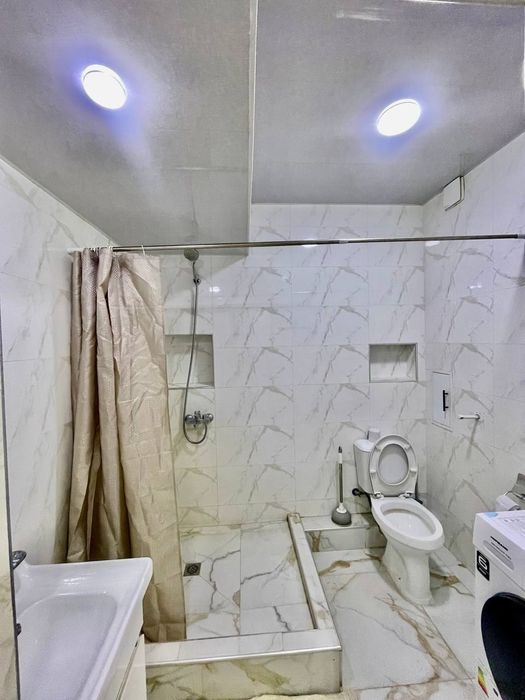 Farxod bozori yonida kvartira bor srichna