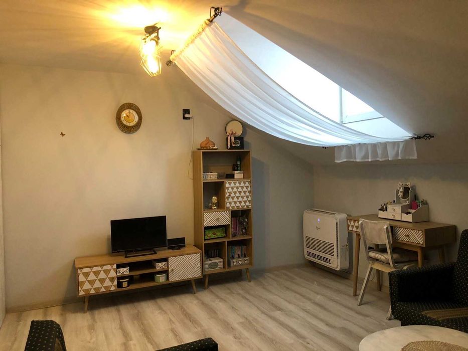 Етаж от къща за продажба  кв. Дружба 2