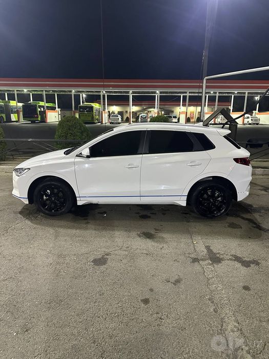 Byd e2 super sotiladi