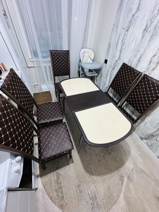 Обеденный стол б/у