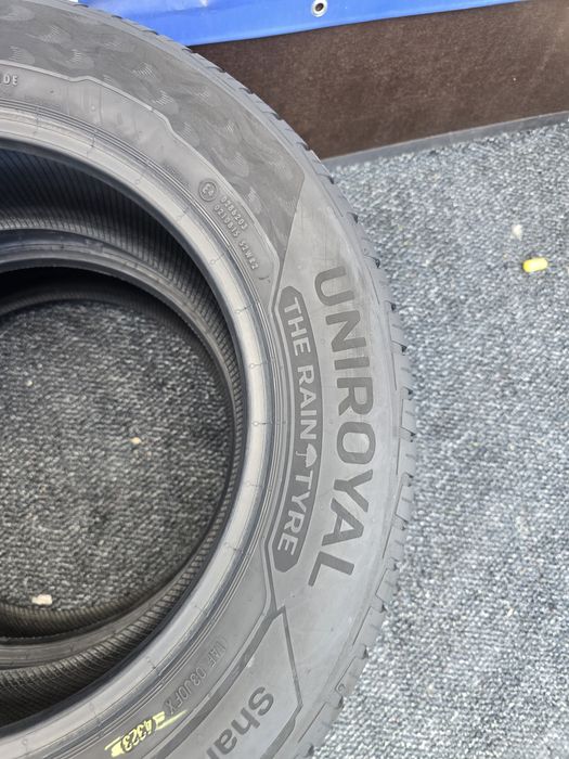 215 60 16 uniroyal CA NOI