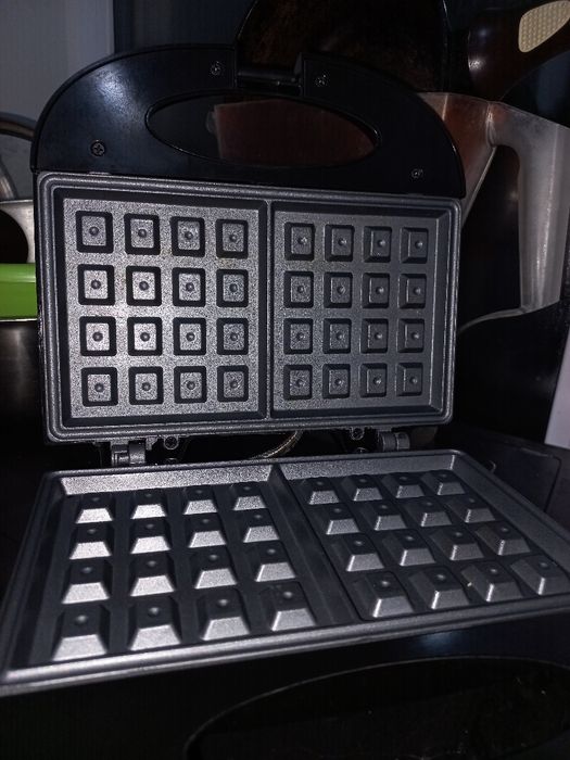 Продам вафельницу