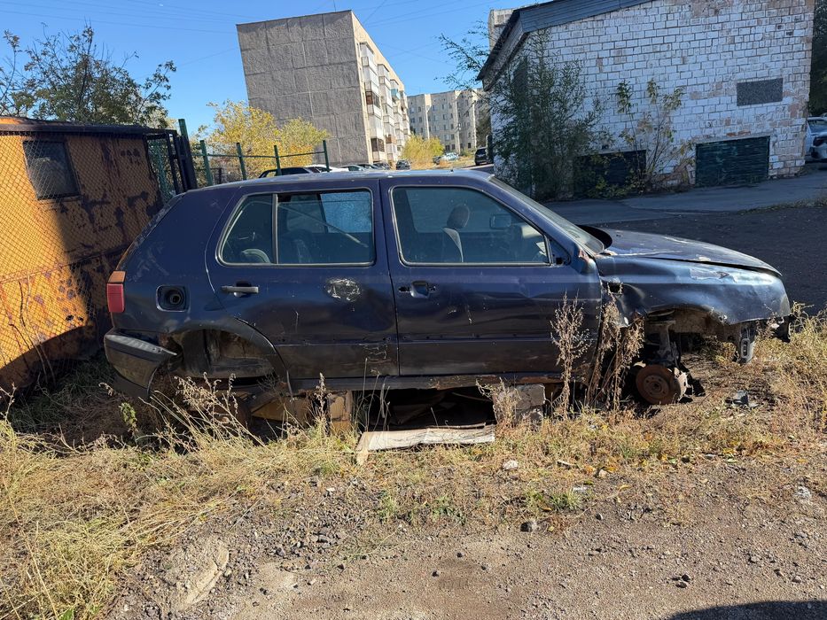 Продаю целиком гольф 3