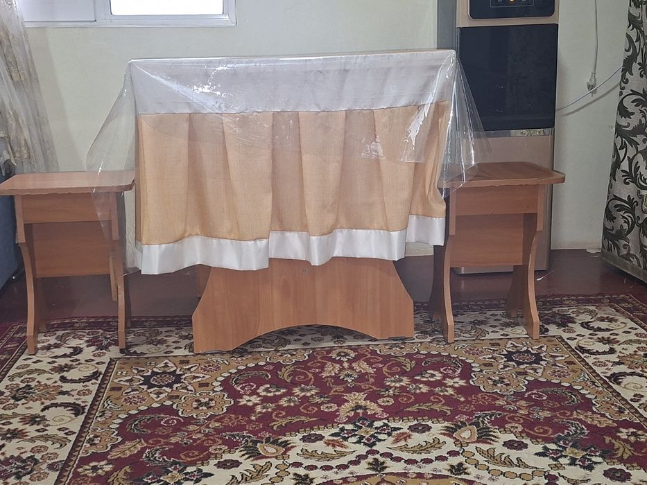 Stol 2 ta taburetkasi bor 80/80 razmer