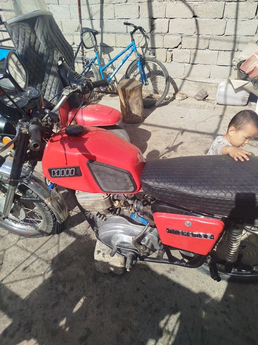 Ij mototsekl rangi qizil