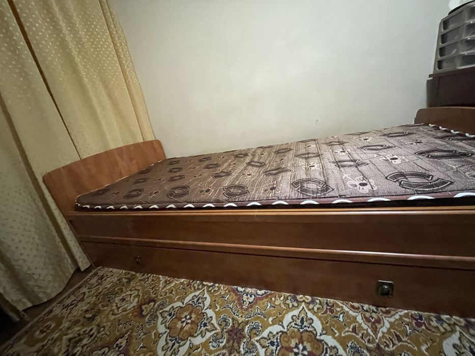 Односпальная кровать
