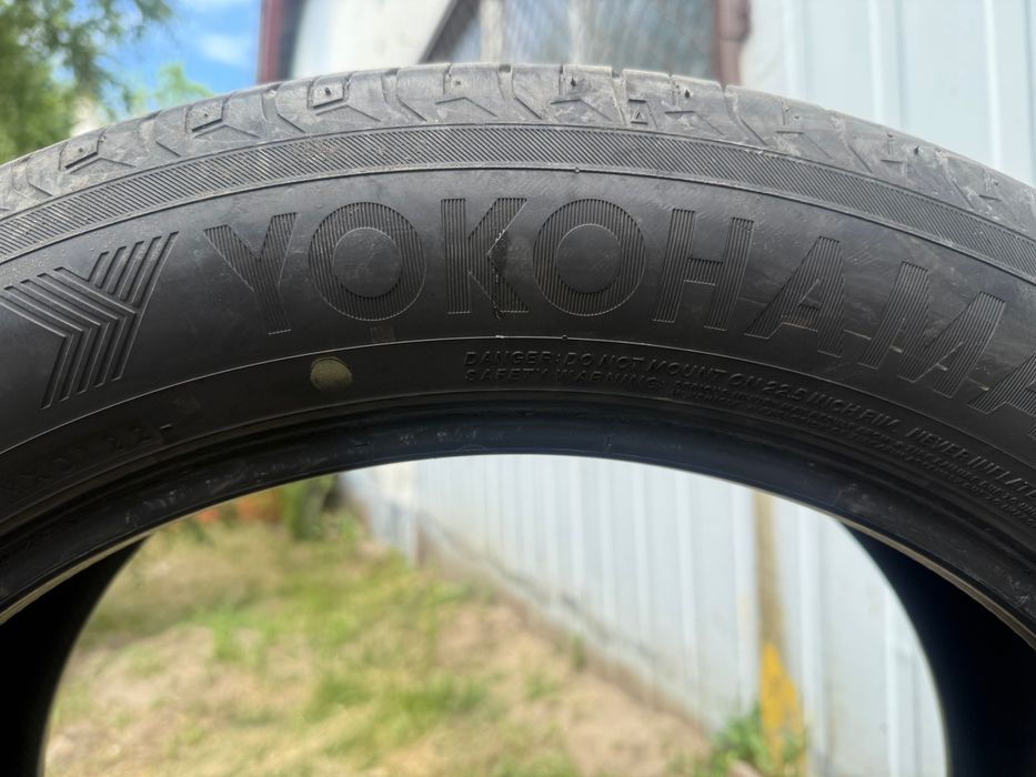 Продам шины б/у Yokohama 265/50R22