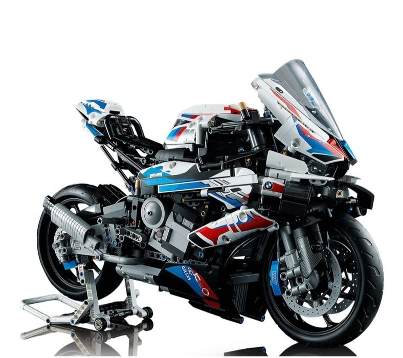 LEGO BMW M 1000 RR 42130, деталей 1920 шт