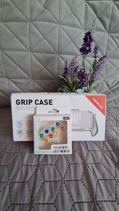 Nintendo switch lite с подаръци