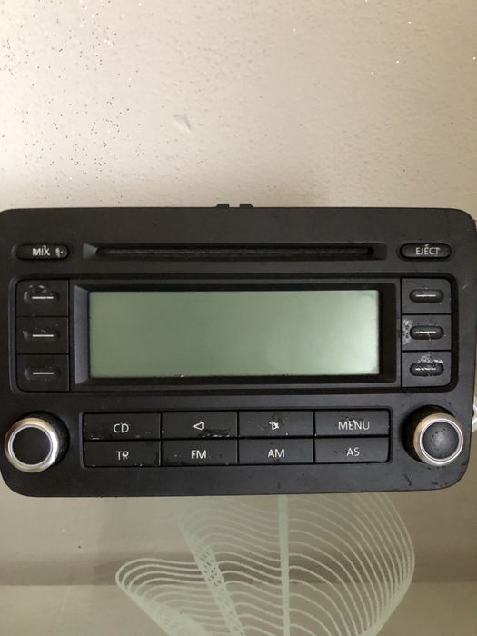 Оригинално автомобилно CD радио (FM/AM) – добро състояние