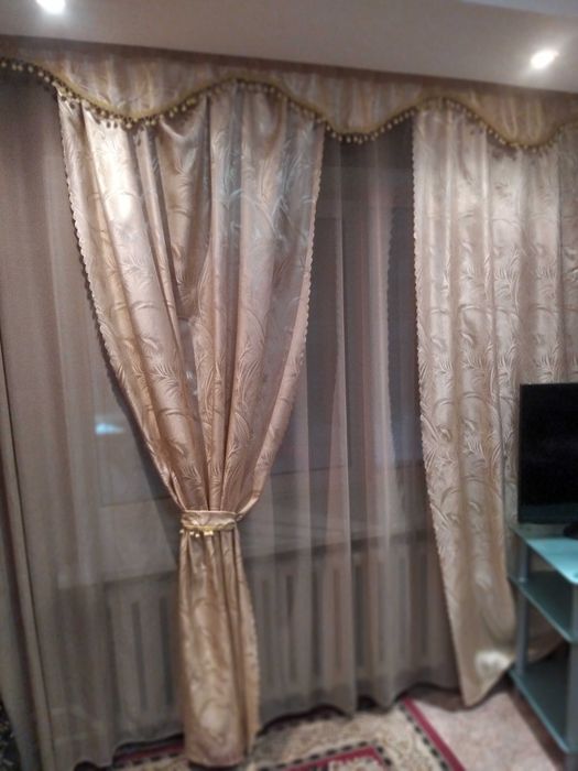 Занавески с ламбрекеном , тюль