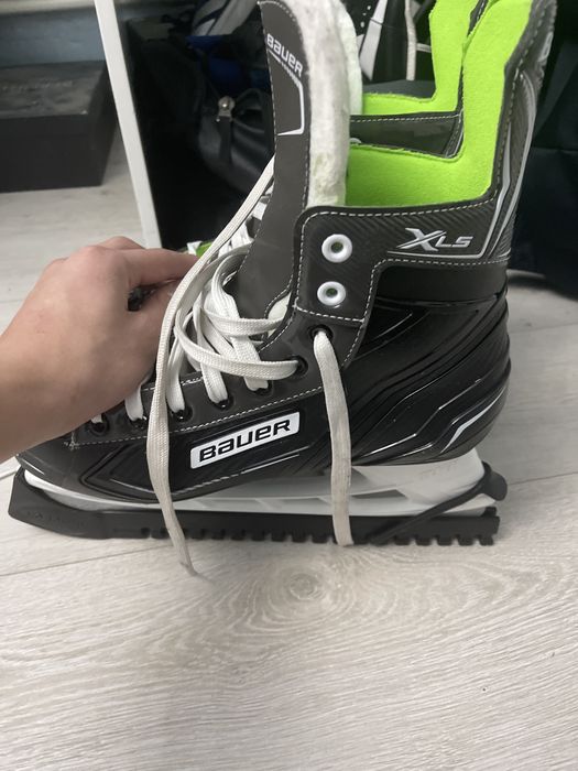 Продам коньки Bauer