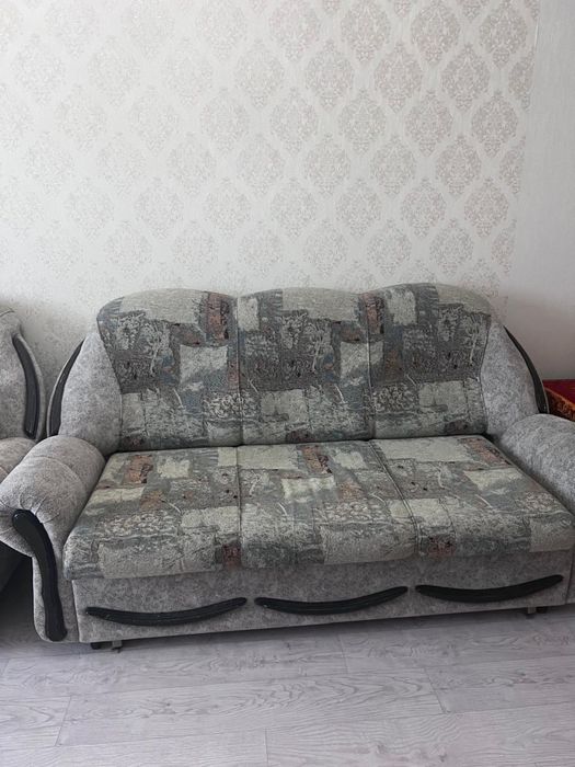 Диван и 2 кресла в хорошем состоянии