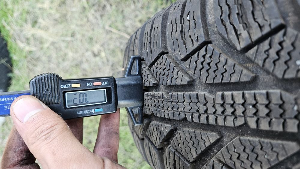 2бр гуми 175 65 14 семперит