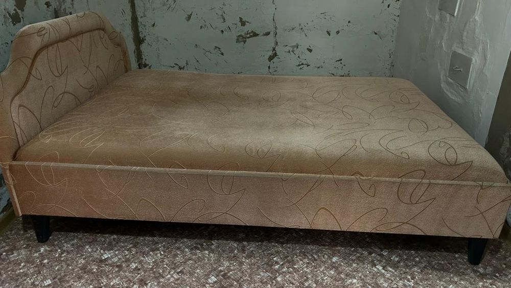 Продам б/у кровать