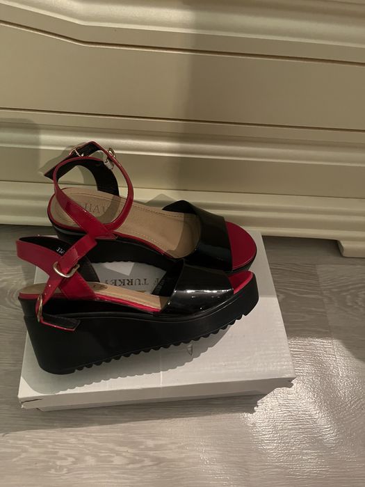 Сатылады 1/2рет киілген б/у