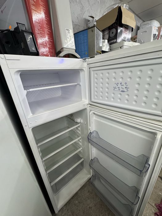 Хладилинк с фризер indesit