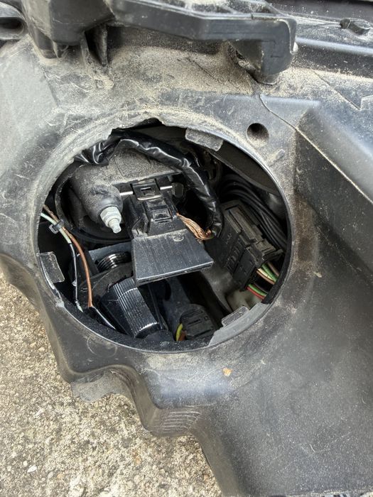 Десен завиващ фар за BMW E60/61