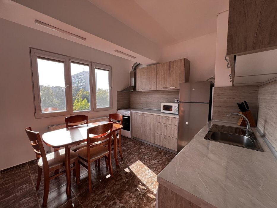 Продава се Тристаен апартамент в Плевен, Сторгозия - 62 кв.м за 1452 €/кв.м - Снимка #3