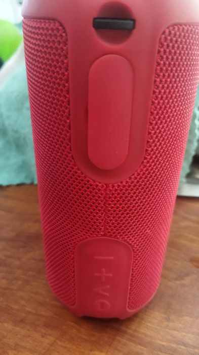 Продам колонку hoco JBL играет громко сочна  басс класс качества супер