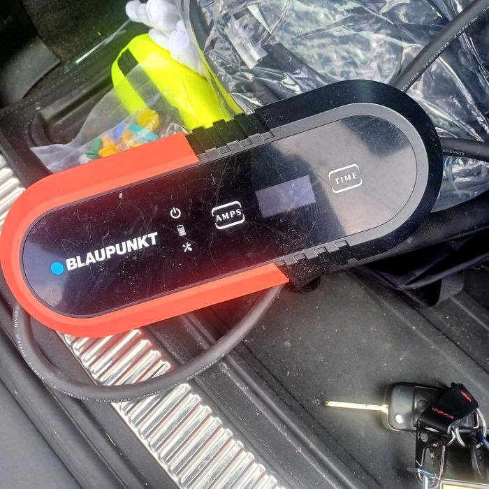 Vand statii pentru incarcare auto electrice