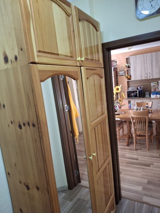 Двукрилен  гардероб   Масивен  дъбсъс  настройка