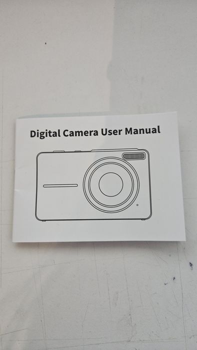 Розова дигитална камера