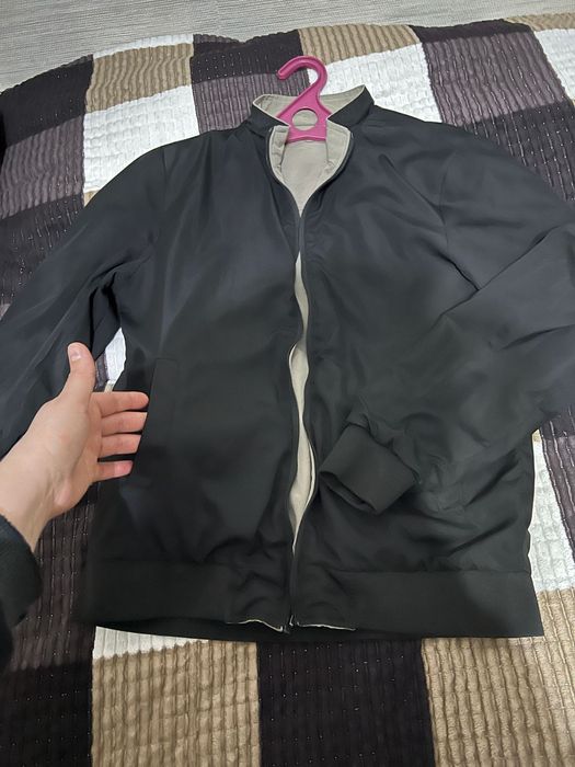 Продаю куртку осень весна