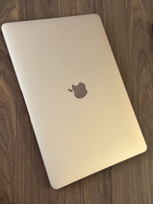 MacBook Air M1 (A2337) – Отлично състояние