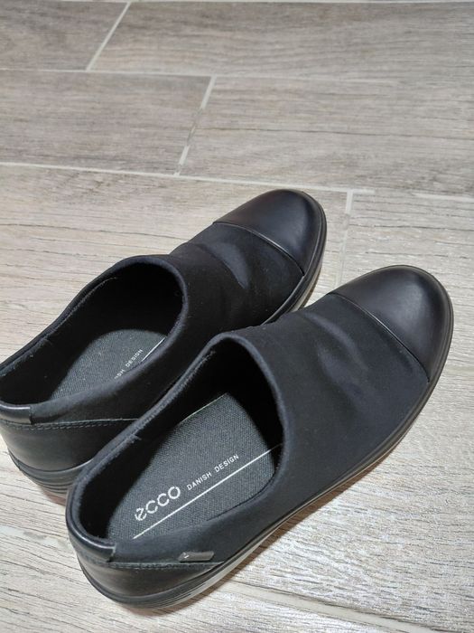 Продам женские ботиночки