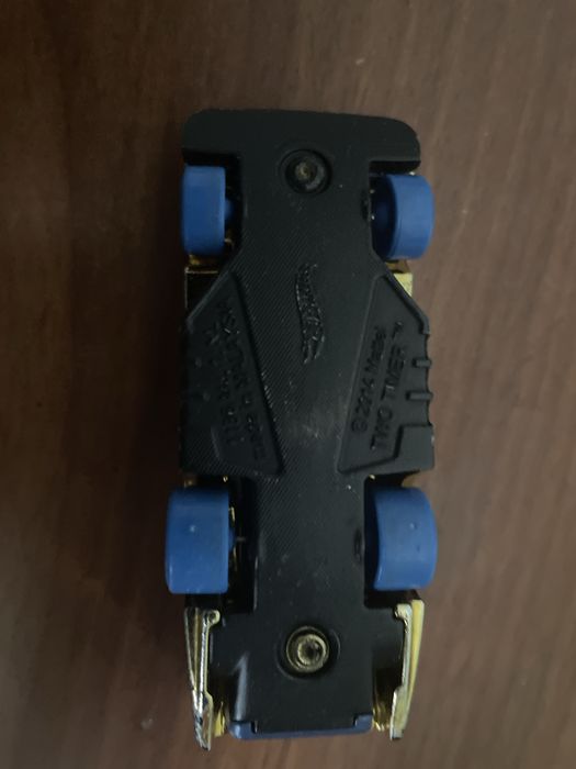 Машинка hot wheels