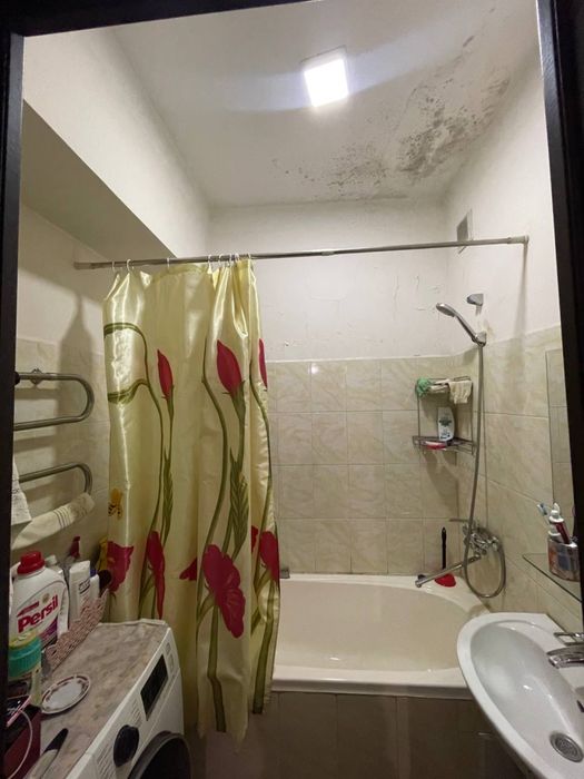 Ichkaridagi azo tushadi