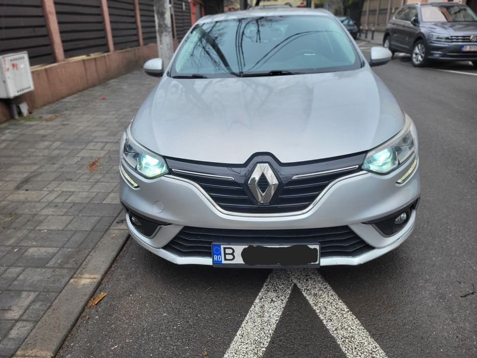 Renault Megan lV hatchback cu GPL
