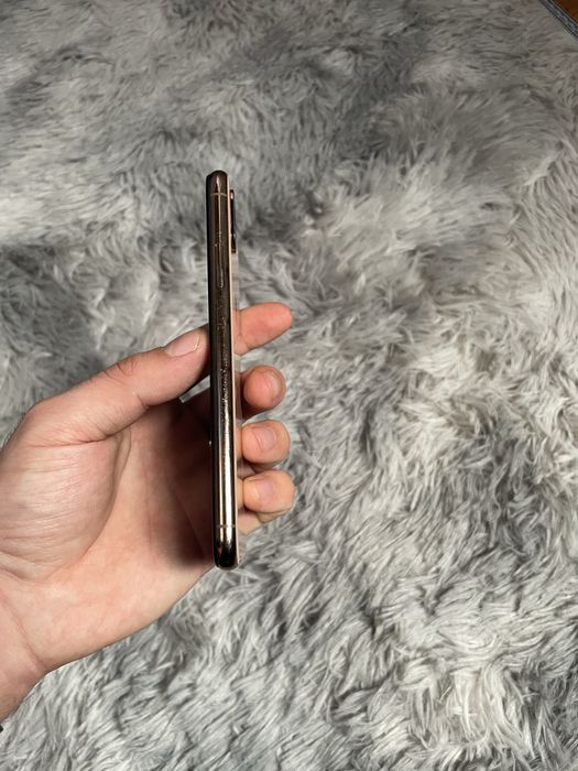 Продам телефон Айфон Xs Max