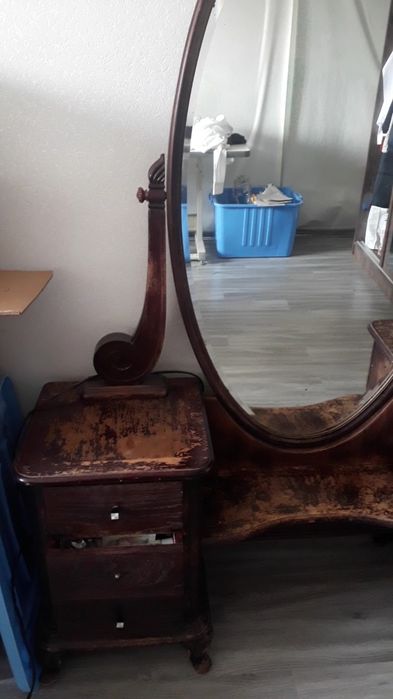 Антиквариат, трюмо ,натуральн зеркало хрусталь,больше 100лет,