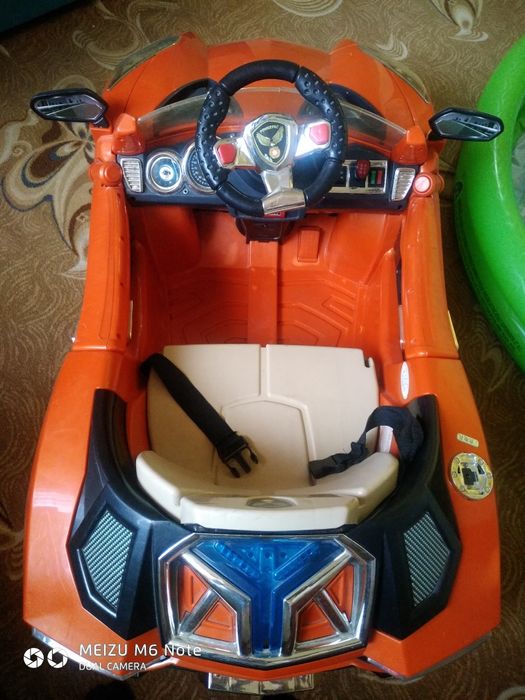 Детский автомобиль