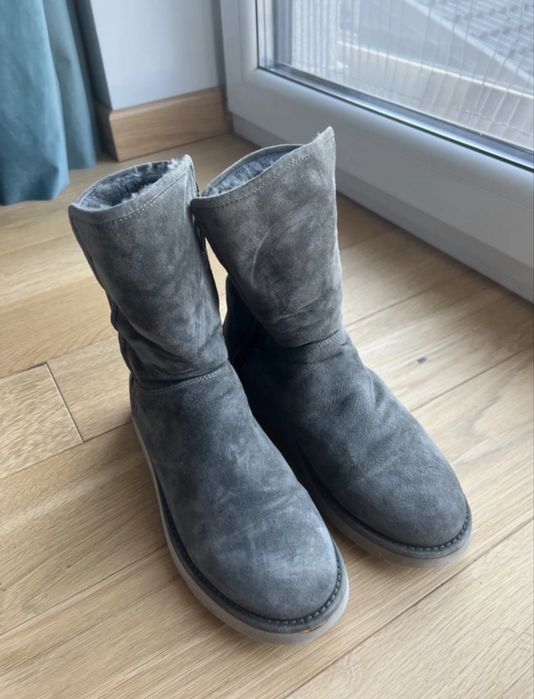 Cizme UGG Inalti