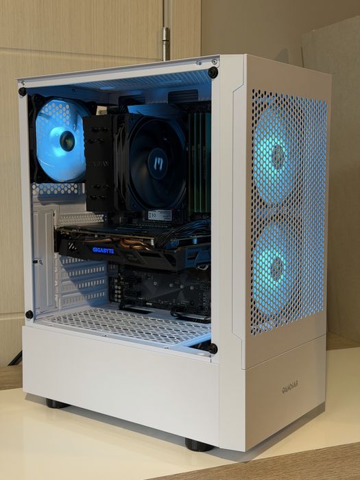 Геймърски компютър i7-6700K, RX580, 16GB